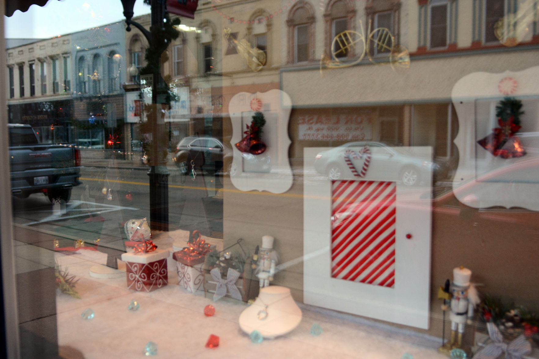 Portage shop windows, Dec. 18, 2020